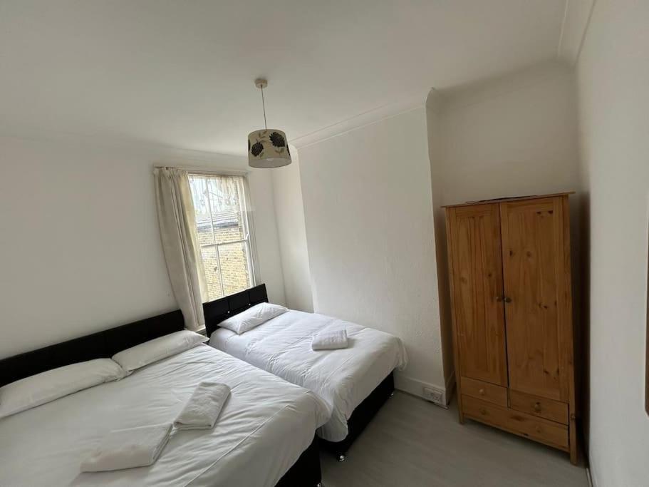 East London 2 Bedroom Flat エクステリア 写真
