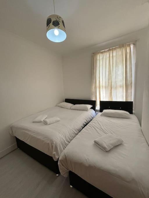 East London 2 Bedroom Flat エクステリア 写真