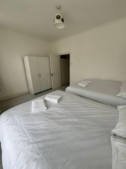 East London 2 Bedroom Flat エクステリア 写真